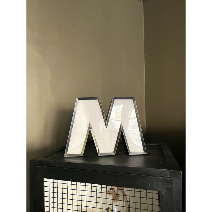 picture of Rectangle-Wood-Font-Material property-Tints and shades-Room-Metal-Logo-Light fixture-481868933951373